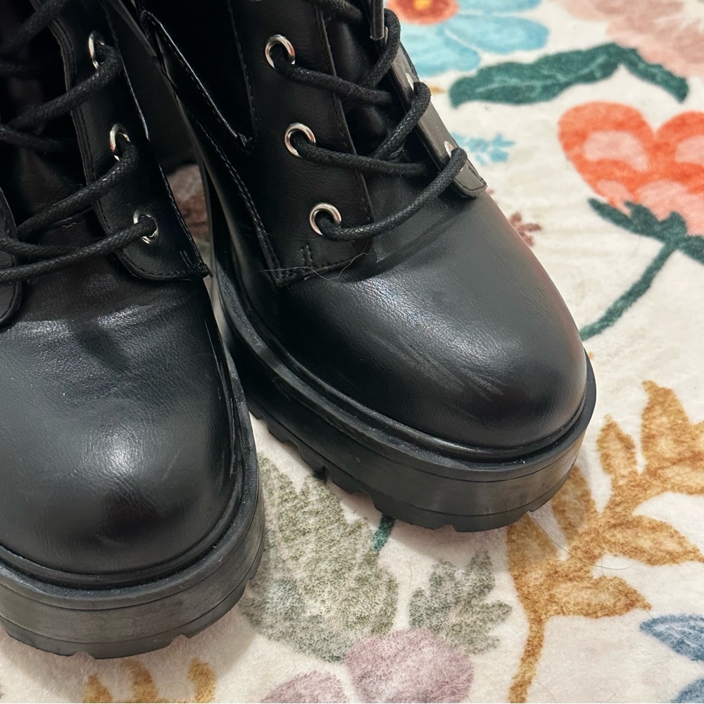 Stylish Black Lace-Up Platform Boots - Picture 7 of 11